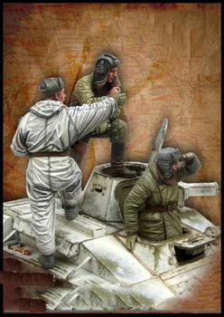 35252 Фигурка на съветския войник от смола на екипажа на танк Т-60 Втората световна война неокрашенная в разглобено вид 1:35