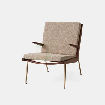 Италиански дизайнерски, модерен и луксозен стол за почивка с метално стъбло от масивно дърво, минималистични диван-стол